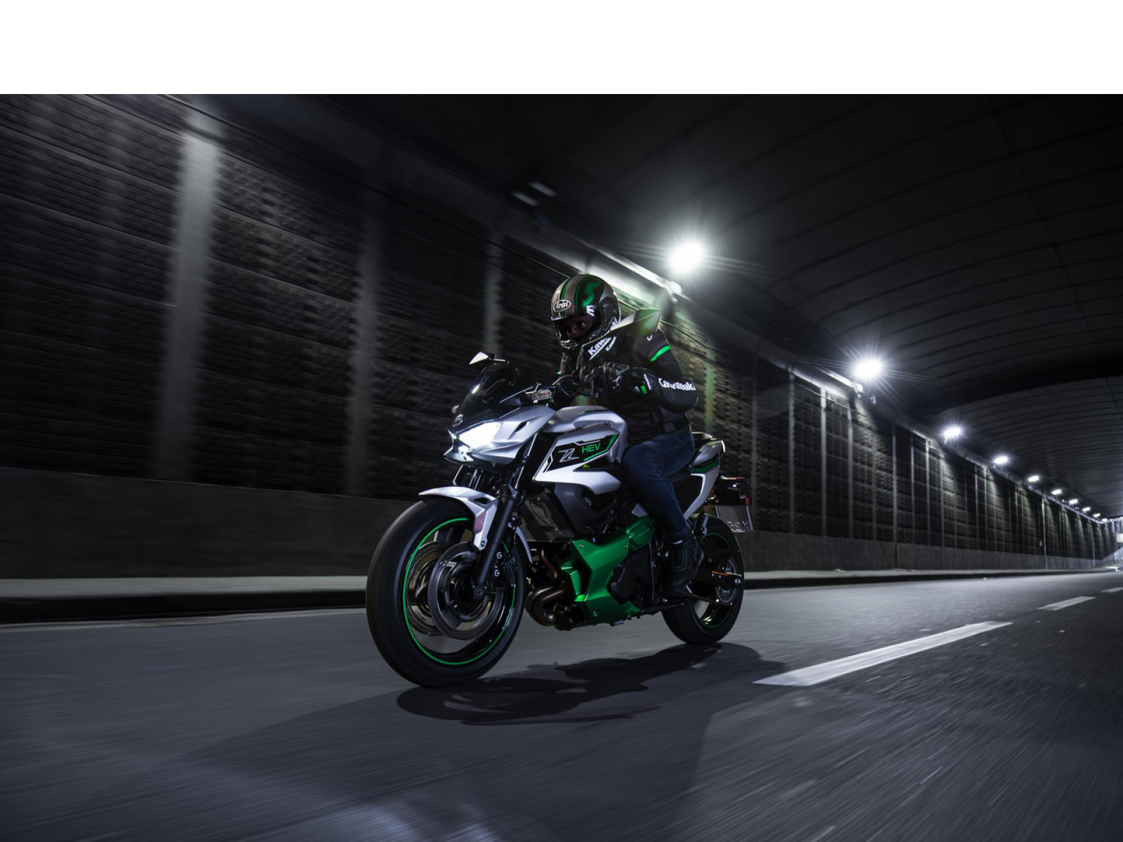 Мотоцикл KAWASAKI Z7 Hybrid (Metallic Bright Silver / Metallic Matte Lime Green / Ebony) 2025